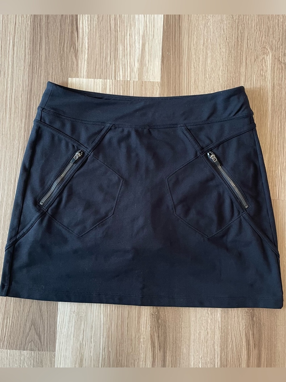 Athleta Women’s S Trailside Black Skort Zip Pocket Hiking Outdoors Active Edgy